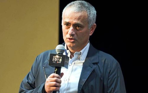 Mourinho trong buổi họp báo ở Bồ Đào Nha vào tối thứ sáu. Ảnh: Marca.