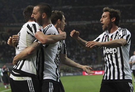 Juventus lội ngược dòng đánh bại AC Milan