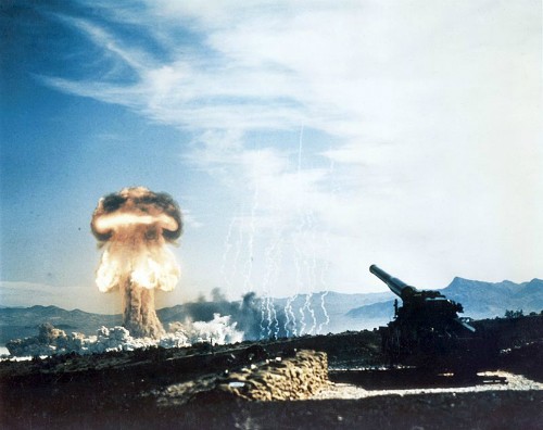 Pháo hạt nhân M65 bắn thử nghiệm tại Nevada năm 1953. Ảnh: Wiki