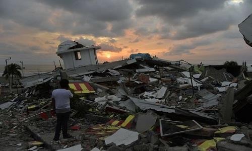 Khung cảnh tan hoang tại Ecuador sau trận động đất mạnh 7,8 độ Richter. Ảnh: AFP