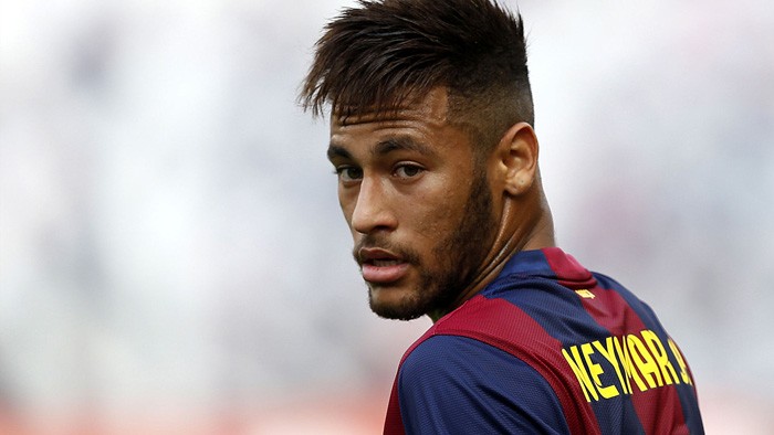 Neymar đối diện với án treo giò.