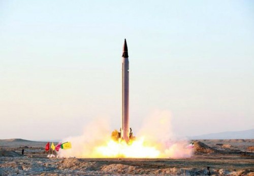 Iran thử nghiệm tên lửa đạn đạo vào tháng 11/2015. Ảnh: Reuters