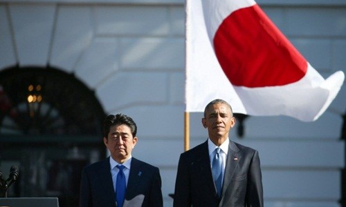 Tổng thống Mỹ Barack Obama và Thủ tướng Nhật Shinzo Abe. Ảnh: AP