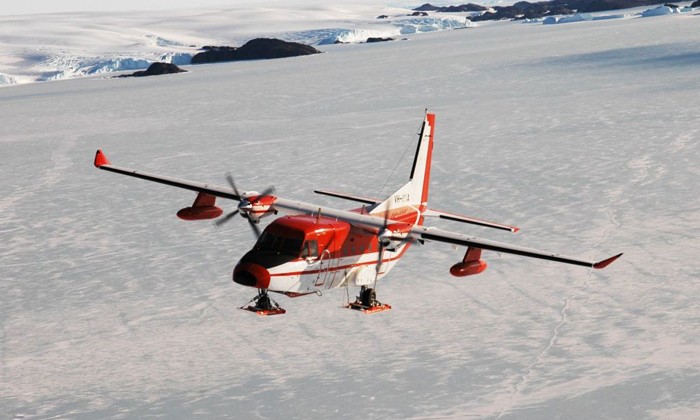 Một chiếc CASA-212-400 của Úc hoạt động tại Nam Cực. (Ảnh: Australian Antarctic Division)