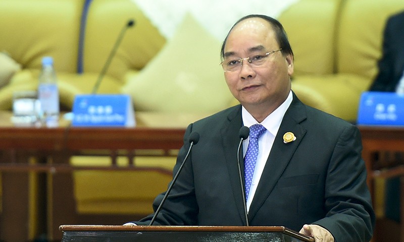 Thủ tướng Nguyễn Xuân Phúc đối thoại với lãnh đạo các DN hàng đầu Trung Quốc. 