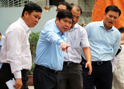 Chủ tịch UBND TP HCM Nguyễn Thành Phong chỉ đạo các cơ quan chức năng nhanh chóng khơi thông dòng chảy, trả lại đường thoát nước cho sân bay Tân Sơn Nhất. 