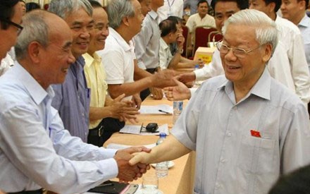 Tổng Bí thư Nguyễn Phú Trọng tiếp xúc với cử tri Quận Ba Đình và Hoàn Kiếm (Hà Nội).