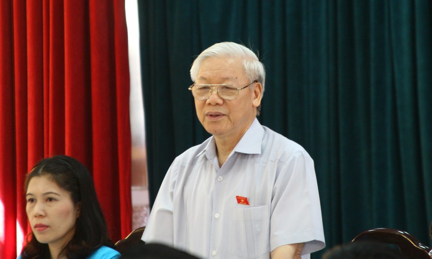 Tổng Bí thư Nguyễn Phú Trọng tiếp xúc cử tri quận Ba Đình. Ảnh Như Ý.