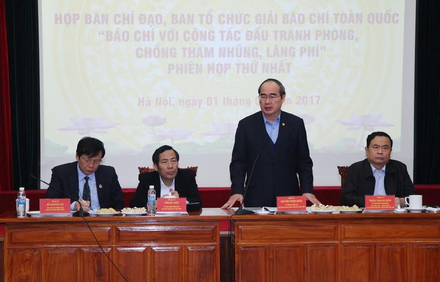 Các đại biểu tham dự phiên họp của Ban Chỉ đạo giải báo chí toàn quốc về công tác phòng chống tham nhũng (PCTN). 