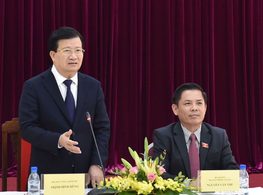 Phó Thủ tướng Trịnh Đình Dũng làm việc với Bộ trưởng Bộ GTVT Nguyễn Văn Thể (ảnh XT)