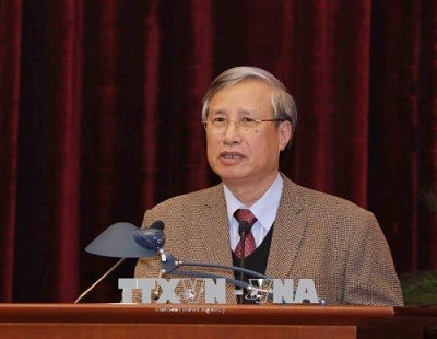 Ông Trần Quốc Vượng phát biểu tại hội nghị (ảnh TTXVN)