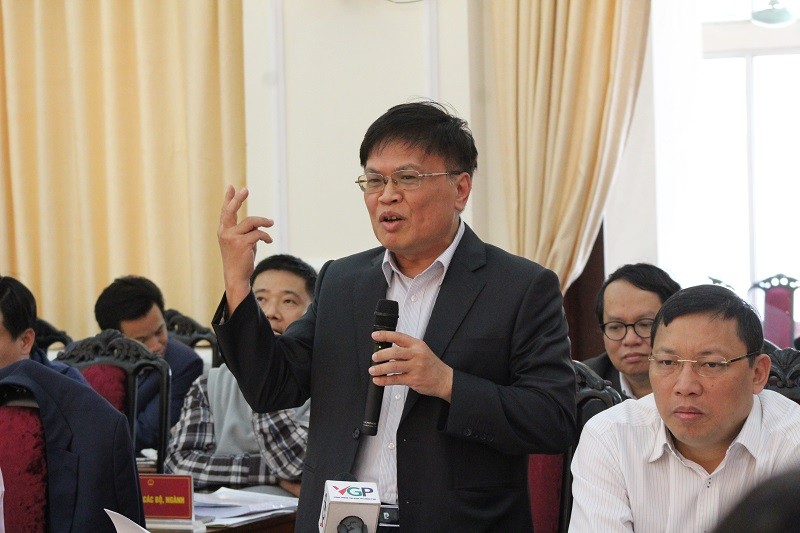 Ông Nguyễn Đình Cung bày tỏ sự không hài lòng khi chưa có sự thay đổi trong việc phong giáo sư. (ảnh Văn Kiên)