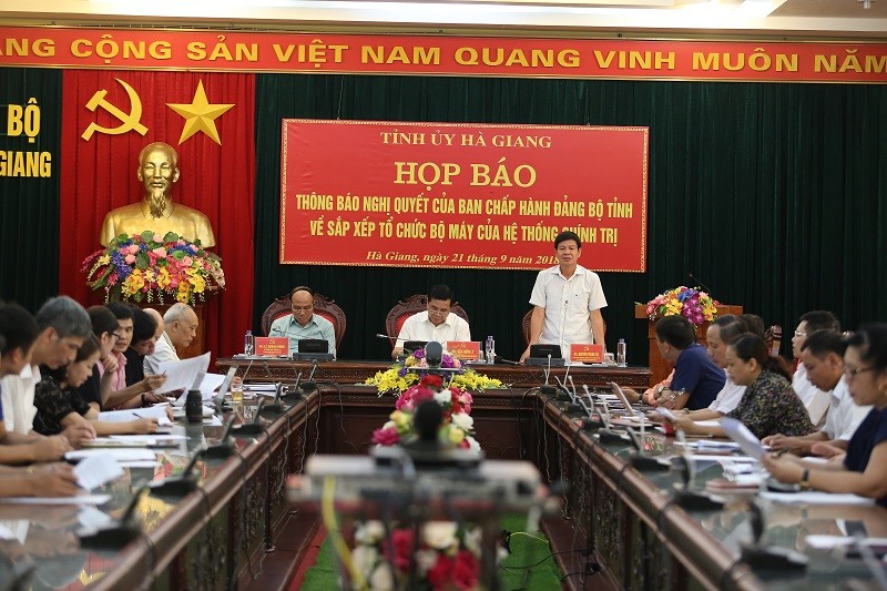 Hà Giang thực hiện việc hợp nhất một số cơ quan Đảng với cơ quan chính quyền