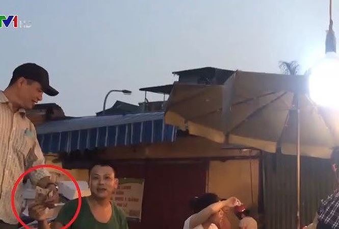 Phóng sự điều tra về "bảo kê" ở chợ Long Biên