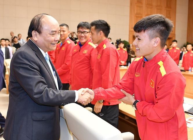 Thủ tướng gặp gỡ đội tuyển bóng đá Việt Nam sau thành công tại AFF cup 2018. (ảnh Như Ý)