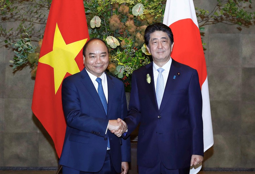 Thủ tướng Nguyễn Xuân Phúc hội đàm với Thủ tướng Abe Sinzo. (ảnh Q.H)
