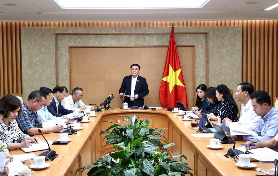 Phó Thủ tướng Vương Đình Huệ chủ trì cuộc họp