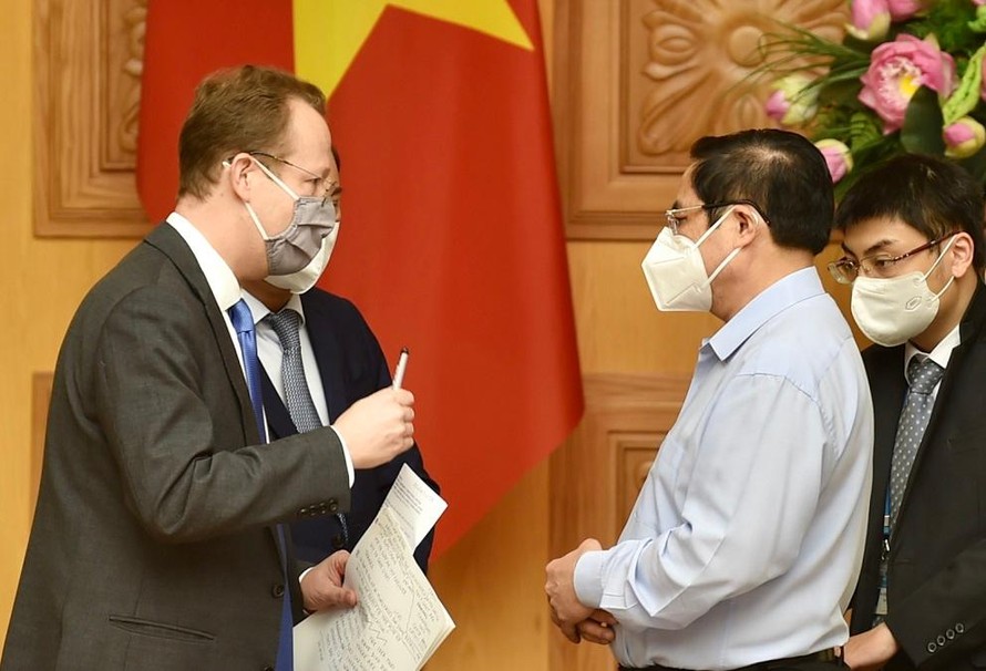 Thủ tướng Chính phủ Phạm Minh Chính trao đổi với ông Christopher Klein, Đại biện Đại sứ quán Hoa Kỳ