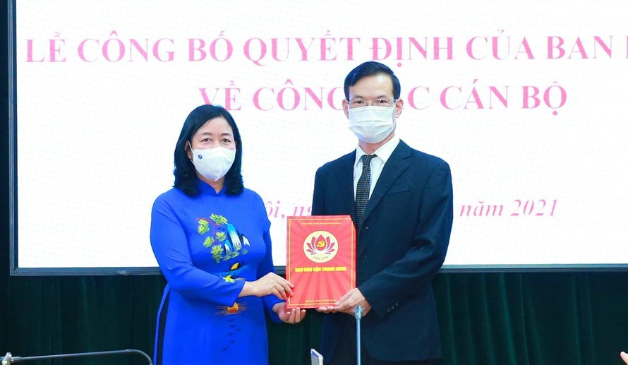 Trao quyết định điều động, bổ nhiệm ông Triệu Tài Vinh giữ chức Phó Trưởng ban Dân vận Trung ương.