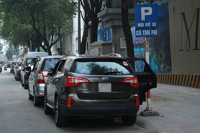 Tăng phí giữ ô tô ở Sài Gòn có gây sốc?