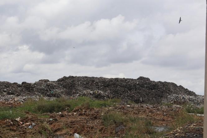 Xử lý rác không hết, hai công ty để tồn rác trong nhà máy gây ảnh hưởng môi trường