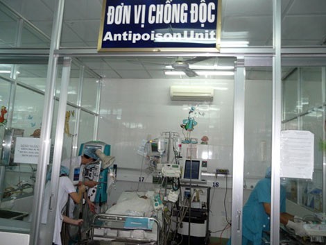 Khoa Hồi sức chống độc bệnh viện Nhi đồng 1 tích cực điều trị cho 2 bé trai nghi bị tiêm thuốc trừ sâu