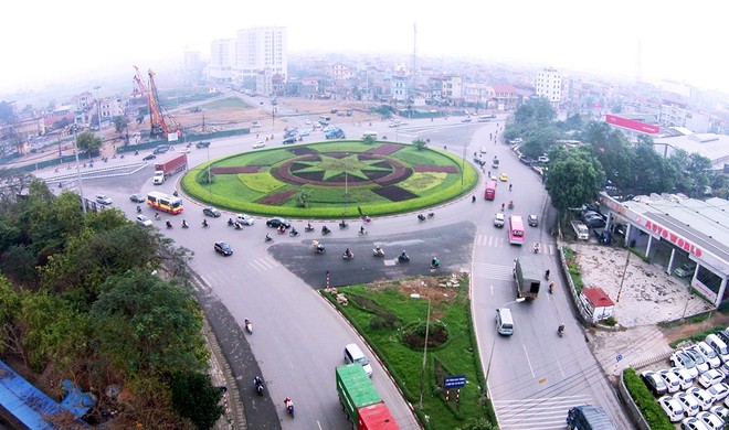 Dự án đường 5 kéo dài được khởi công từ năm 2005, dài 13,3 km, bắt đầu nút cầu Chui (quận Long Biên). Đây là nút giao có tổng mức đầu tư lớn nhất thủ đô với số tiền gần 3.000 tỷ đồng