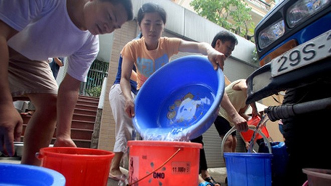 Nhu cầu nước sạch trên địa bàn Hà Nội ngày một tăng cao, nhất là vào dịp hè