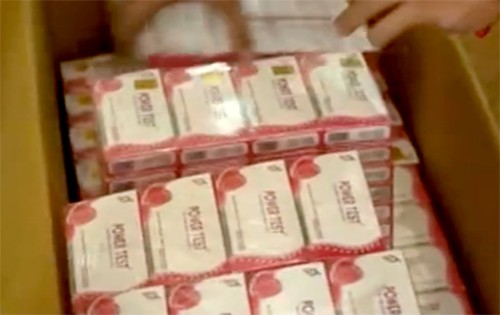 Hàng nghìn bộ dụng cụ thử thai giả bị phát hiện tại Hà Nội. Ảnh:Sơn Dương
