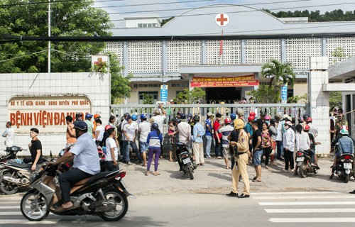 An ninh bệnh viện Phú Quốc được siết chặt. Ảnh: Minh Tân