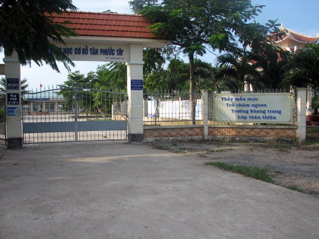 Trường THCS Tân Phước Tây nơi xảy ra vụ đánh nhau giữa 2 học sinh dẫn đến vụ trả thù