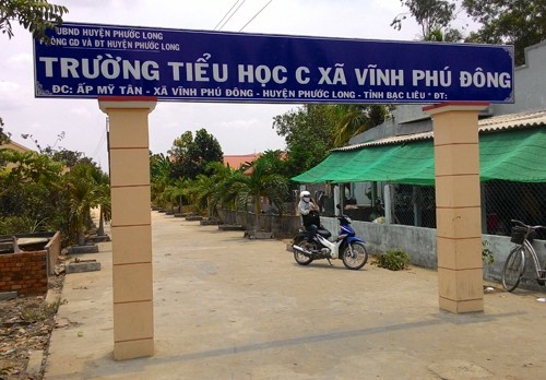 Trường Tiểu học C xã Vĩnh Phú Đông- nơi học sinh tố thầy hiệu trưởng sàm sỡ