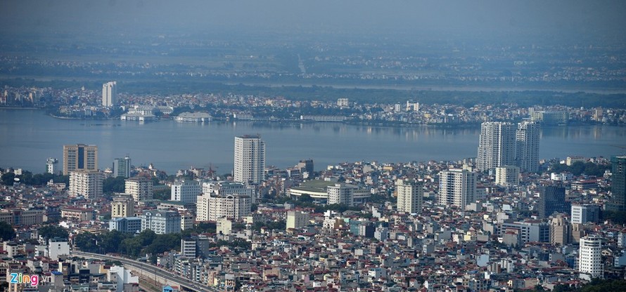 Hồ Tây trước đây còn có các tên gọi khác như đầm Xác Cáo, hồ Kim Ngưu, Lãng Bạc, Dâm Đàm, Đoài Hồ, là hồ nước tự nhiên lớn nhất ở nội thành Hà Nội