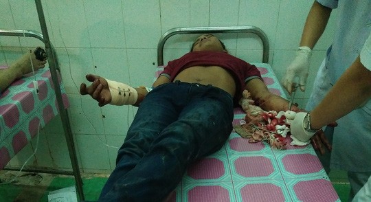 Nạn nhân đã được sơ cứu ban đầu tại Bệnh viện Đa khoa huyện Vĩnh Thuận