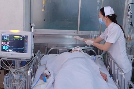 Một nạn nhân ở Bệnh viện Chợ Rẫy sau khi bị cướp giật xô ngã