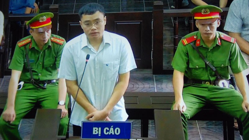 Cựu nhà báo Lê Duy Phong tại tòa
