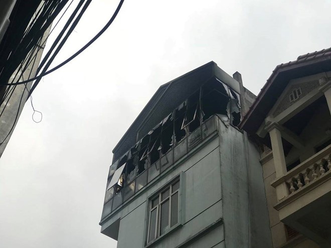 Đám cháy xuất từ tầng 5 của tòa nhà sau tiếng nổ lớn