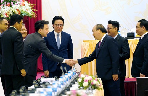 Thủ tướng tham dự và chủ trì Hội nghị trực tuyến về "Thúc đẩy cơ chế một cửa quốc gia, cơ chế một cửa ASEAN và tạo thuận lợi thương mại”