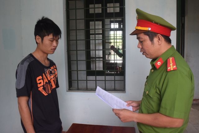 Thống đã bị công an Thị xã Hương Trà bắt giữ sau 1 ngày lẩn trốn trong rừng