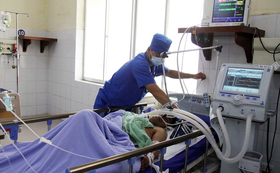 Anh Khiêm đang được điều trị tại Bệnh viện Đa khoa Lâm Đồng