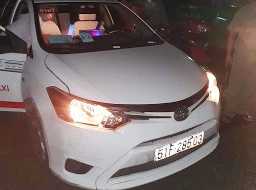 Chiếc taxi bị cướp giữa đêm tại thị trấn Bến Lức
