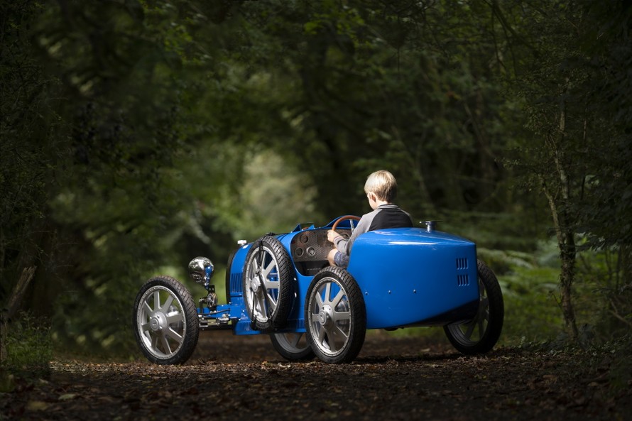 Hãng siêu xe Bugatti tung ra ôtô trẻ em với giá 771 triệu đồng