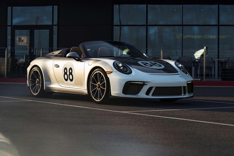 Đấu giá Porsche 911 đặc biệt, ủng hộ chống dịch COVID-19