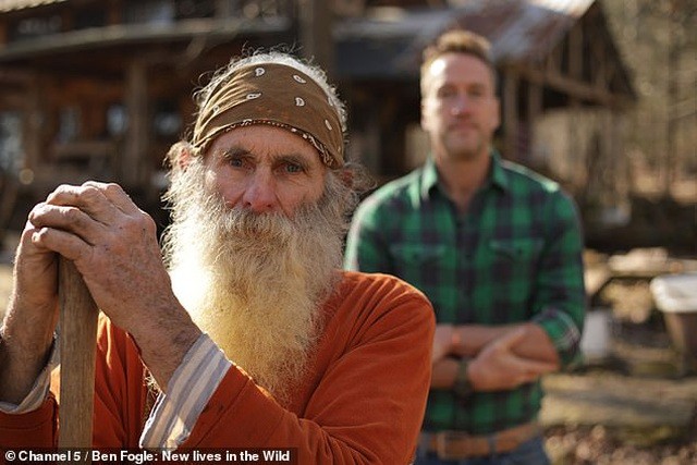 Cuộc sống kỳ lạ của người đàn ông bỏ trường y để… ở trong rừng suốt 40 năm