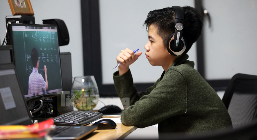 Tặng 1 triệu khóa học luyện thi trực tuyến cho học sinh chuyển cấp trong mùa dịch COVID