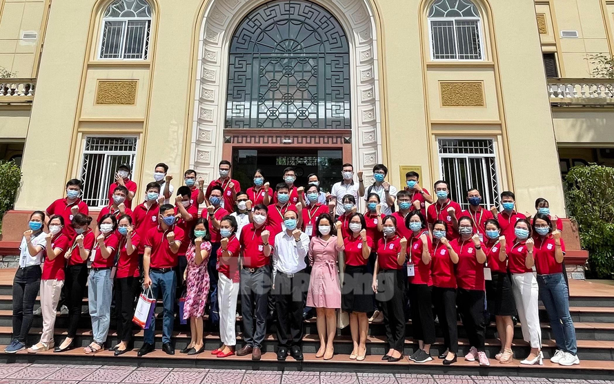 Đoàn giảng viên trường ĐH Y Hà Nội lên đường làm nhiệm vụ thi tại Bắc Giang