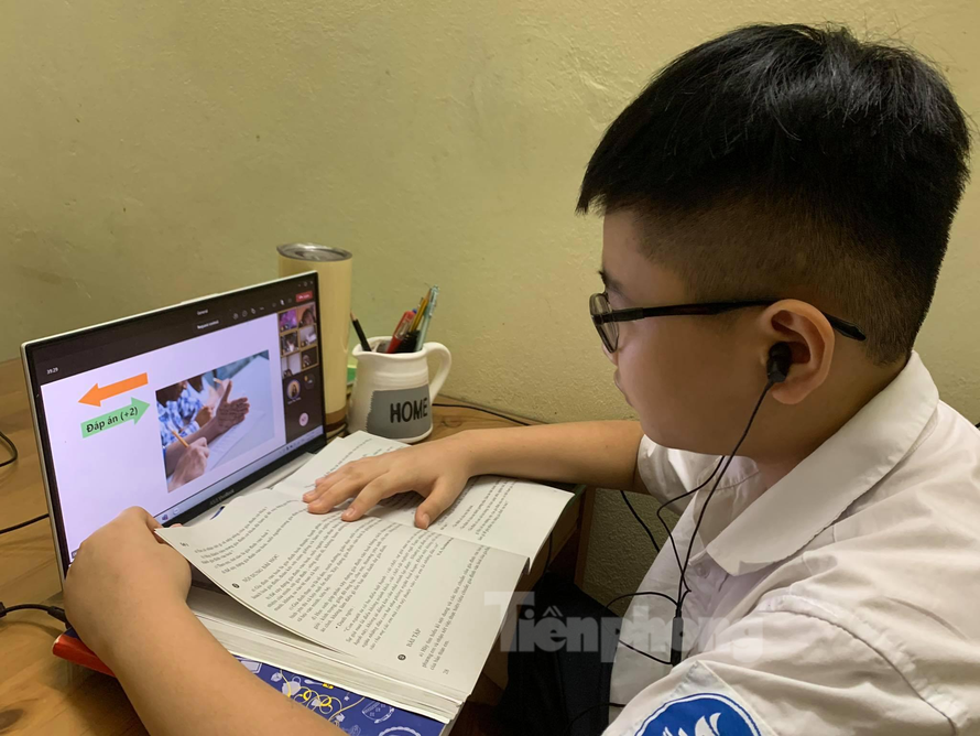 Cô Trịnh Thu Tuyết chia sẻ kinh nghiệm dạy Ngữ văn trực tuyến