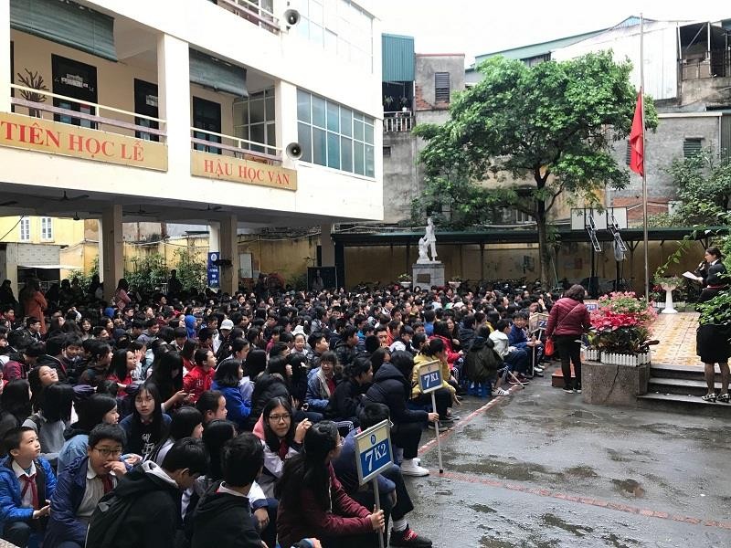 Học sinh trường THCS Trưng Vương tại buổi truyền thông