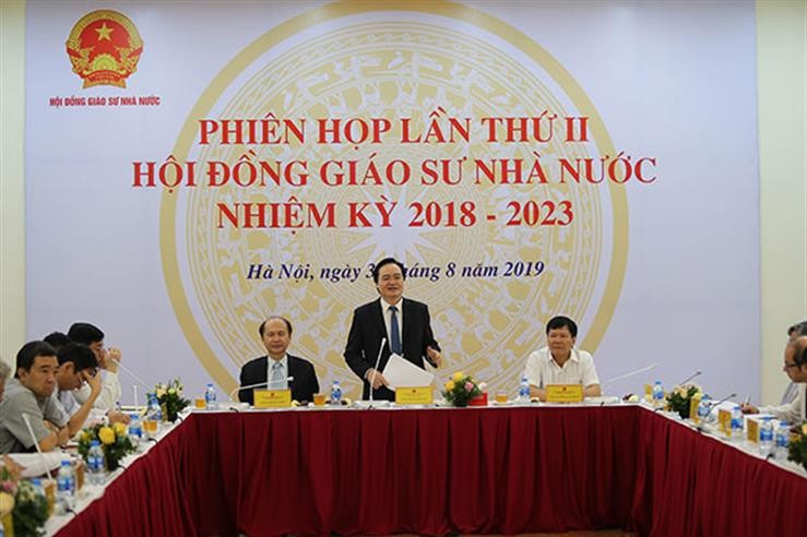Bộ trưởng Phùng Xuân Nhạ yêu cầu rà soát kỹ hồ sơ ứng viên GS, PGS