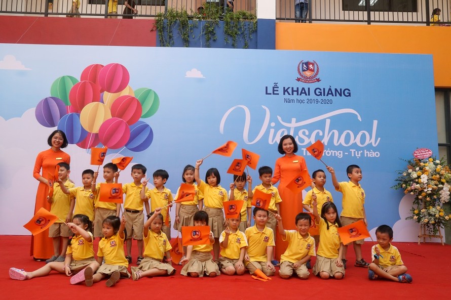 Lễ khai giảng đậm bản sắc văn hóa ngôi trường khai phóng đầu tiên của Việt Nam
